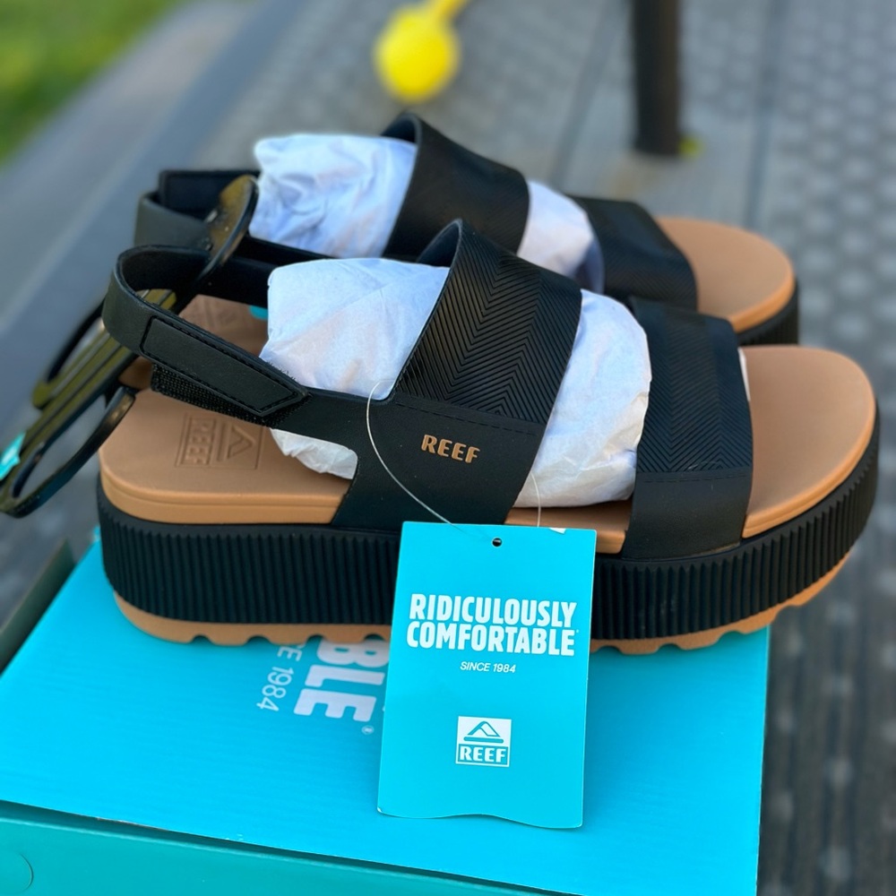 Reef Water Vista Higher Sandal - New, in box, with tags.